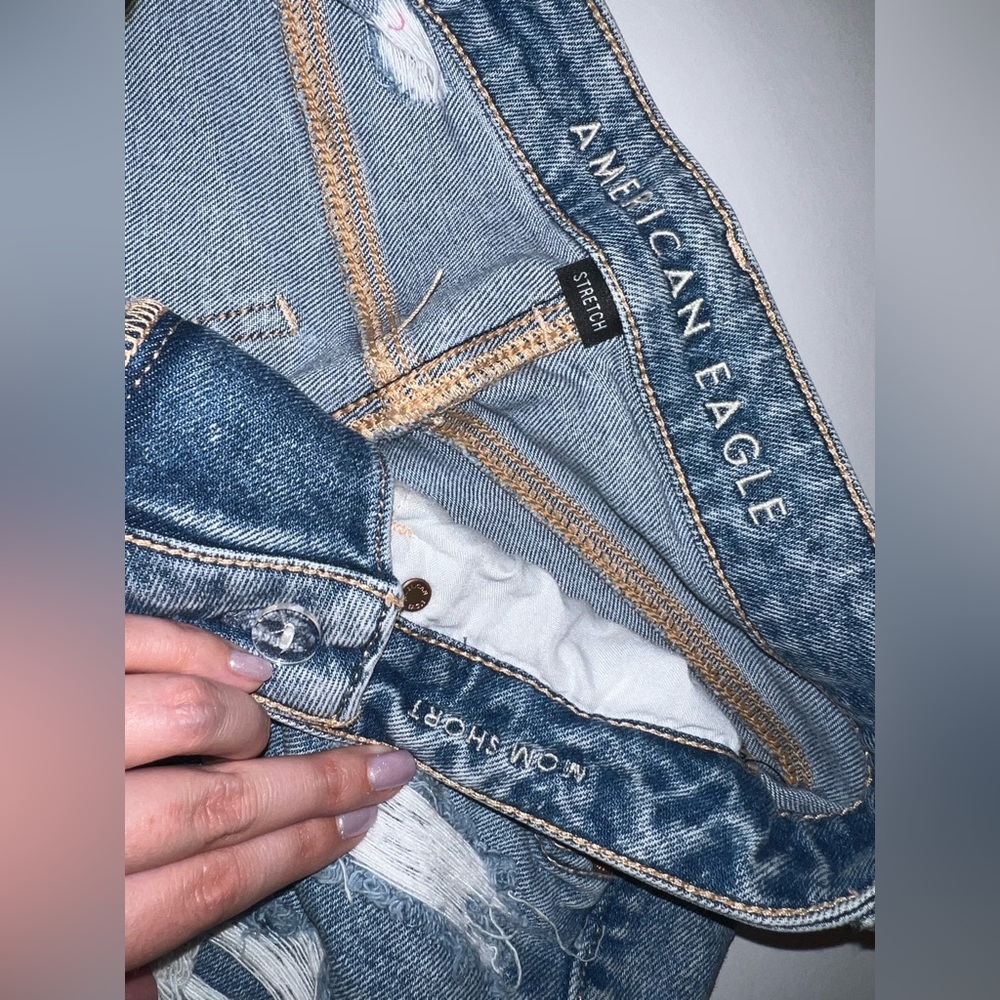 AE Mom Shorts - Picture 3 of 11